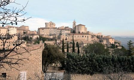 Moulin aggrandi à Gordes, en bordure de village